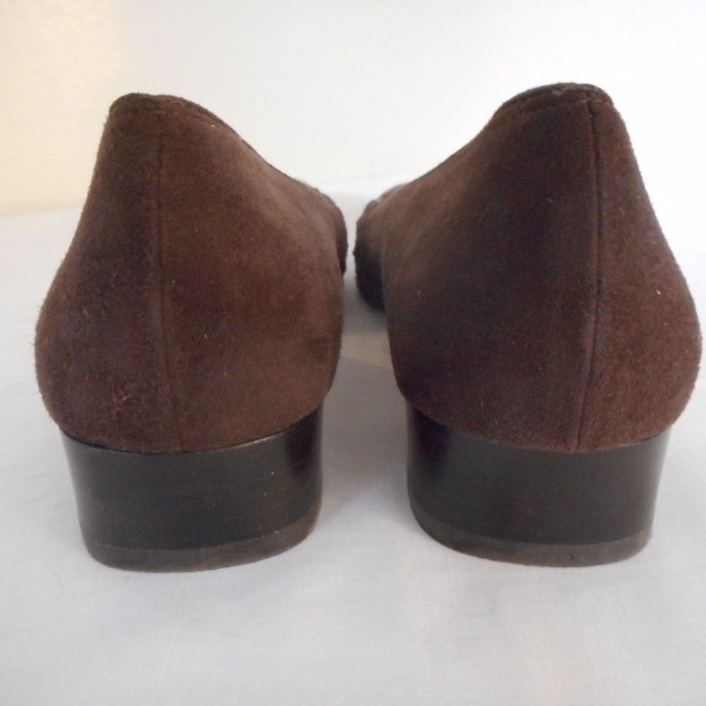 Salvatore Ferragamo Boutique Brown Suede Pumps - Picture 5 of 8